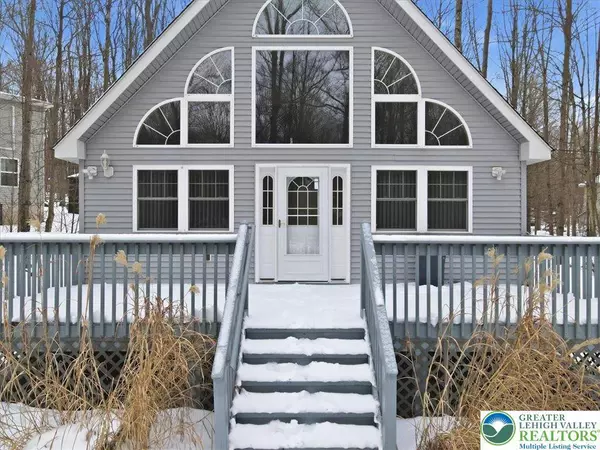 102 Chitimacha DR, Coolbaugh Twp, PA 18347