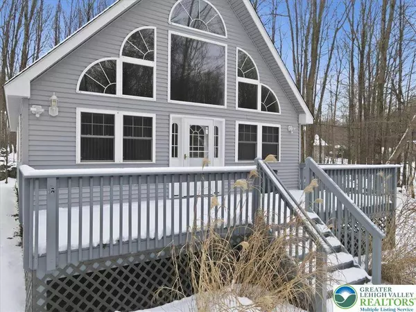 102 Chitimacha DR, Coolbaugh Twp, PA 18347