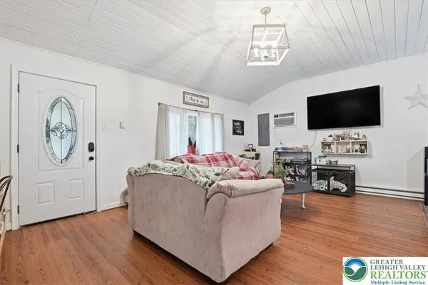 178 Ash LN, Polk Twp, PA 18058