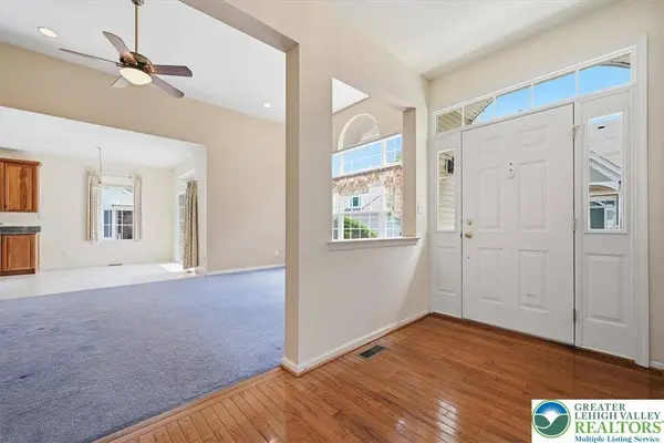 1888 Jeanine WAY, Hellertown Boro, PA 18055