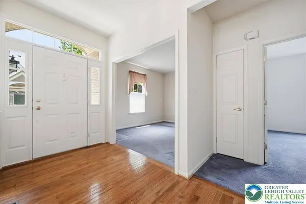 1888 Jeanine WAY, Hellertown Boro, PA 18055