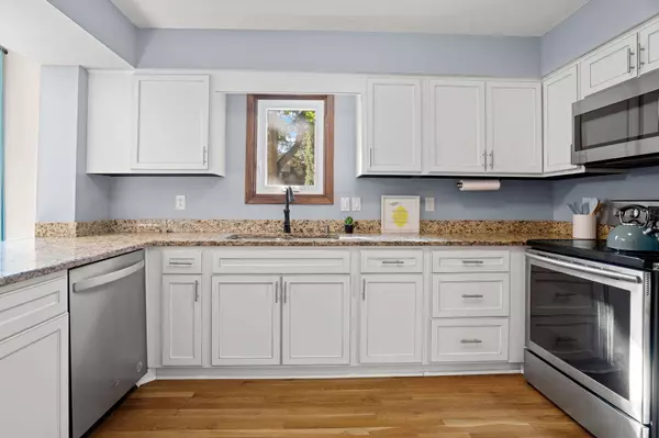 1701 W 138th ST, Burnsville, MN 55337