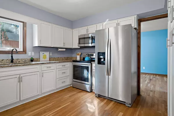 1701 W 138th ST, Burnsville, MN 55337