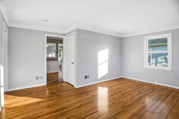 1253 7th AVE S, South Saint Paul, MN 55075