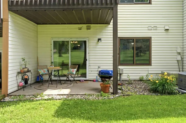 1845 Livingston AVE #B, Saint Paul, MN 55118