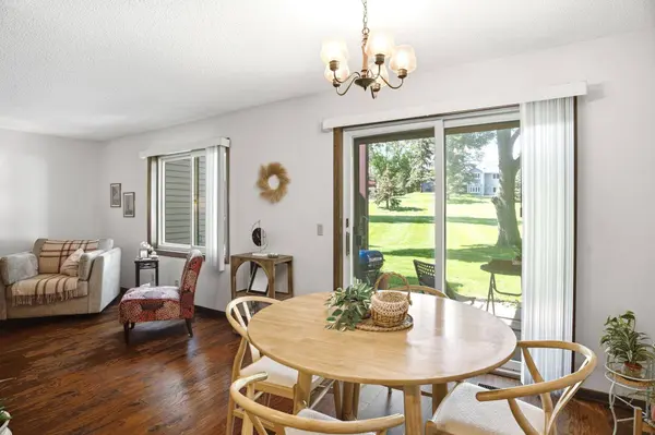 1845 Livingston AVE #B, Saint Paul, MN 55118
