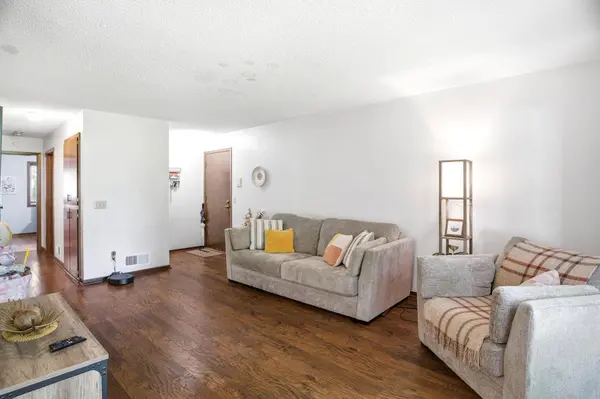 1845 Livingston AVE #B, Saint Paul, MN 55118