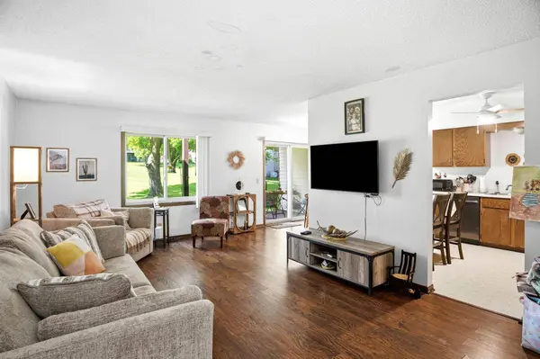 1845 Livingston AVE #B, Saint Paul, MN 55118