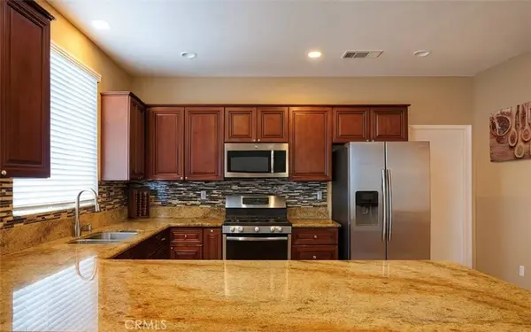 13674 Buena Vista DR, Hesperia, CA 92344