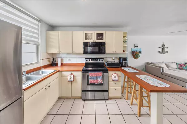 Edif 13 EDF 13 APT 202 COND COSTA BRAVA CEIBA PR 00735 #202, Ceiba, PR 00735