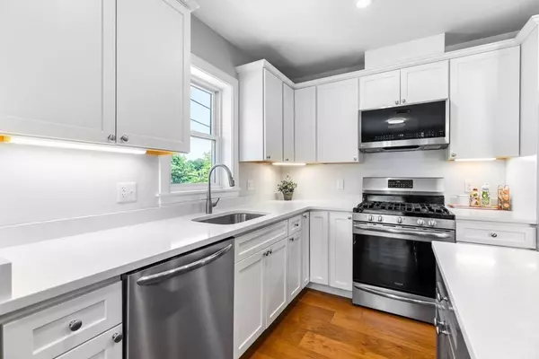 3 Bennett St #204, Wakefield, MA 01880