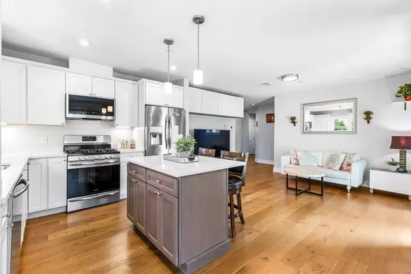 3 Bennett St #204, Wakefield, MA 01880