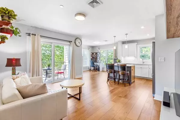 3 Bennett St #204, Wakefield, MA 01880