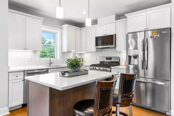 3 Bennett St #204, Wakefield, MA 01880