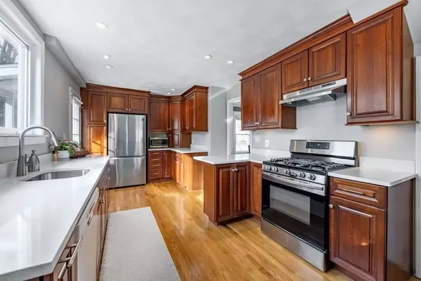 24 Lowell St, Woburn, MA 01801