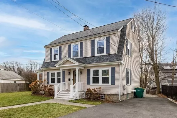 24 Lowell St, Woburn, MA 01801