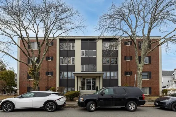 50 Tuttle St #12, Wakefield, MA 01880