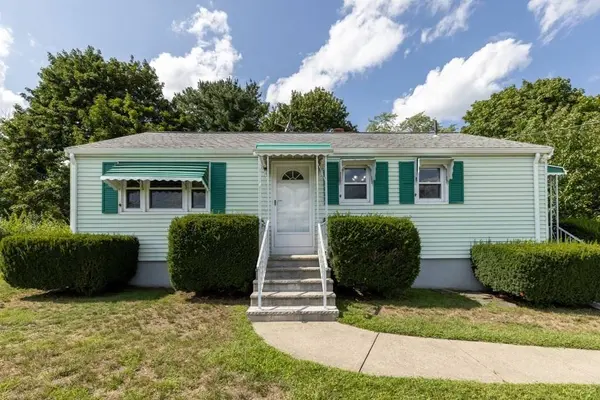 31 Anna Rd, Woburn, MA 01801