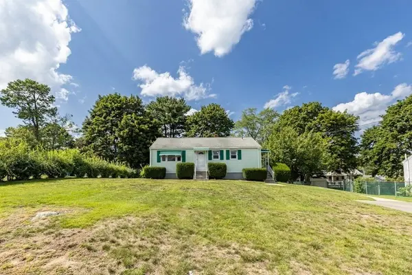 31 Anna Rd, Woburn, MA 01801