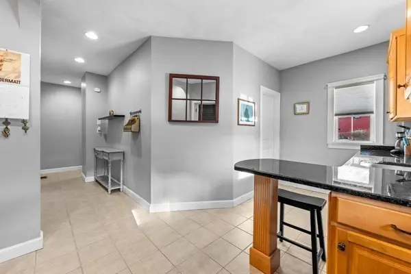 29-31 Middlesex St #1, Chelmsford, MA 01863