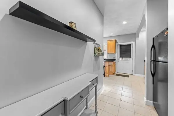 29-31 Middlesex St #1, Chelmsford, MA 01863