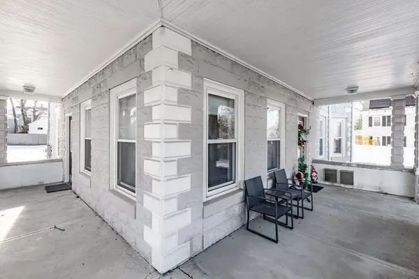 29-31 Middlesex St #1, Chelmsford, MA 01863