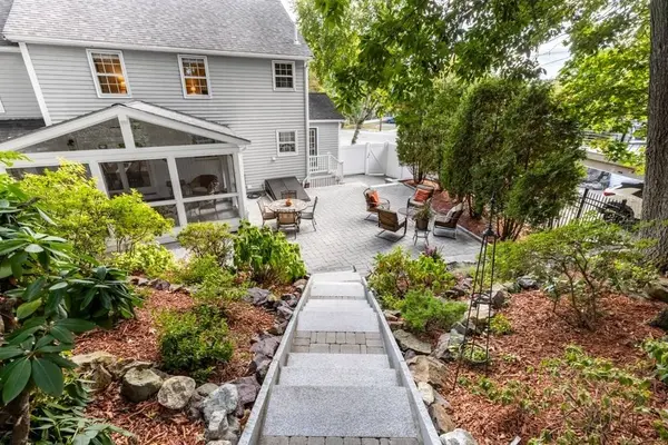 2 Rosemary Ave, Wakefield, MA 01880