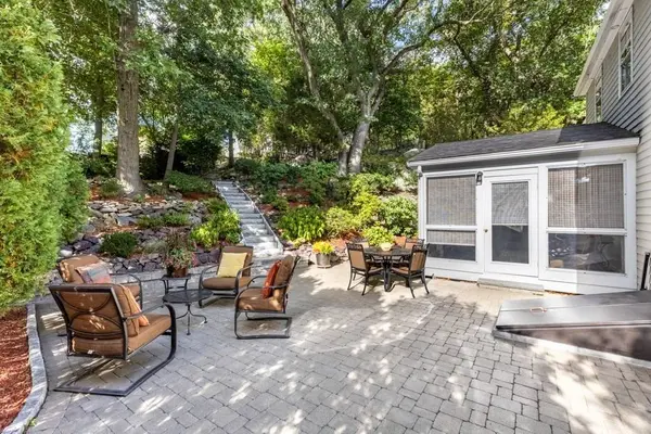 2 Rosemary Ave, Wakefield, MA 01880