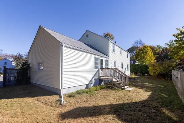 20 Elmcrest Rd, Wakefield, MA 01880