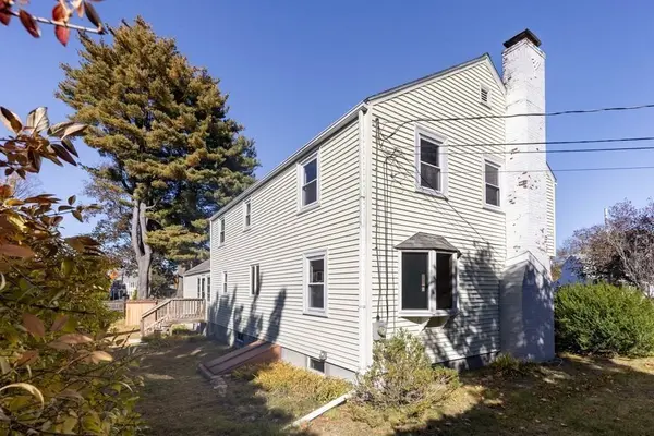 20 Elmcrest Rd, Wakefield, MA 01880