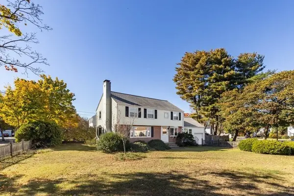 20 Elmcrest Rd, Wakefield, MA 01880