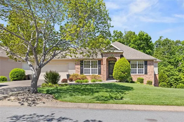 63 Highland Pkwy, Bella Vista, AR 72715