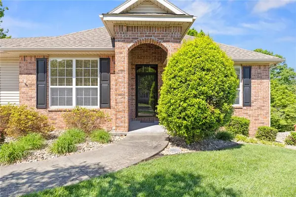63 Highland Pkwy, Bella Vista, AR 72715