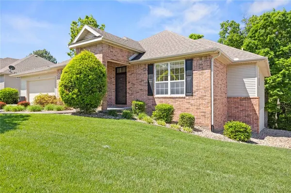 63 Highland Pkwy, Bella Vista, AR 72715
