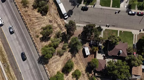 2243 E Cambridge AVE, Fresno, CA 93703