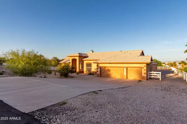 8351 S SUMMIT Drive, Casa Grande, AZ 85193