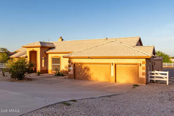 8351 S SUMMIT Drive, Casa Grande, AZ 85193