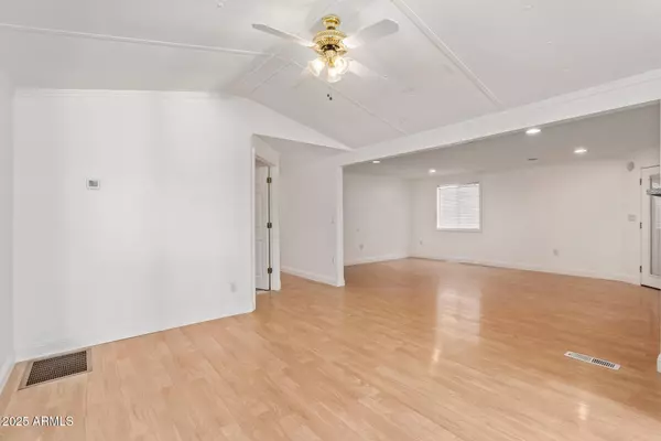 8823 E BILLINGS Street, Mesa, AZ 85207