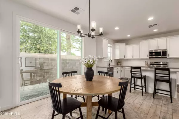 5460 S DILLON Circle, Mesa, AZ 85212