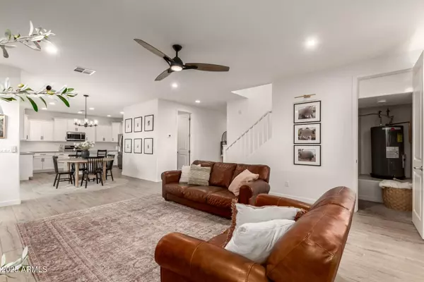 5460 S DILLON Circle, Mesa, AZ 85212