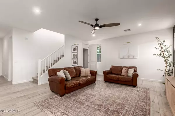 5460 S DILLON Circle, Mesa, AZ 85212