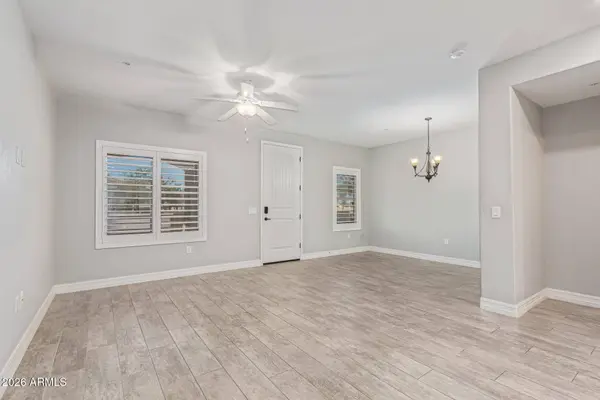 2821 S SKYLINE Drive S #172, Mesa, AZ 85212
