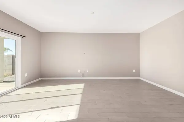 37044 N ALEUTIAN Drive, San Tan Valley, AZ 85143