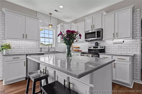 6611 Running Fox RD, Hope Mills, NC 28348