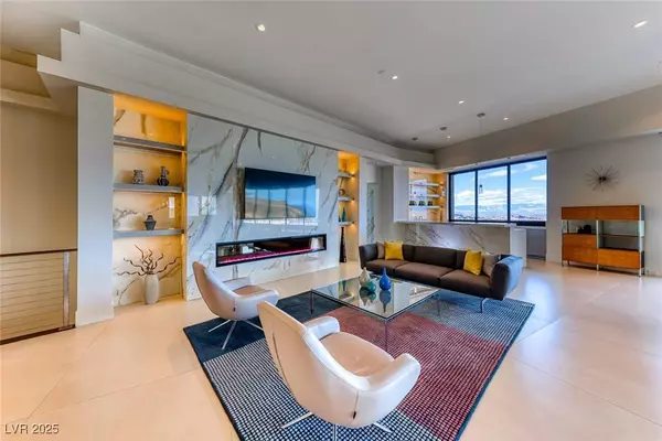 677 Overlook Rim DR, Henderson, NV 89012