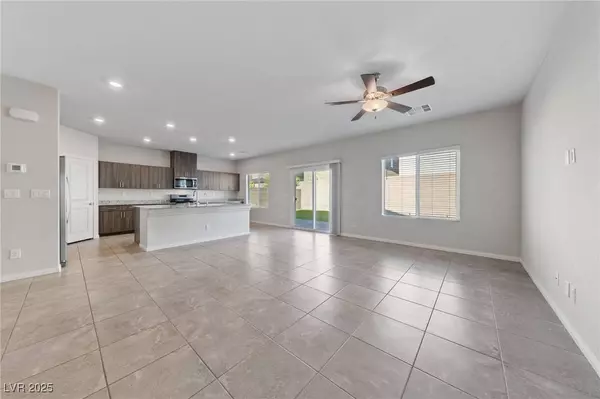 3752 Andorian AVE, North Las Vegas, NV 89084