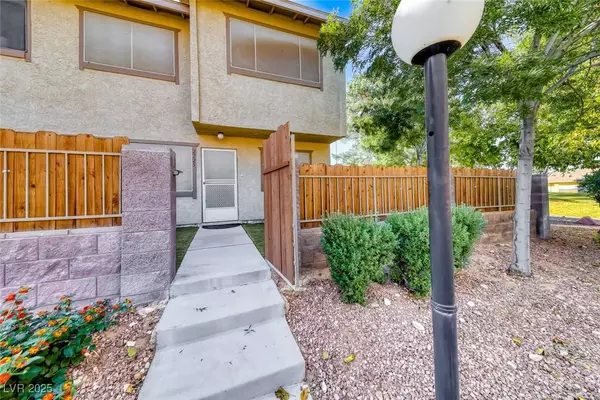 2225 Silver Pine DR, Las Vegas, NV 89108