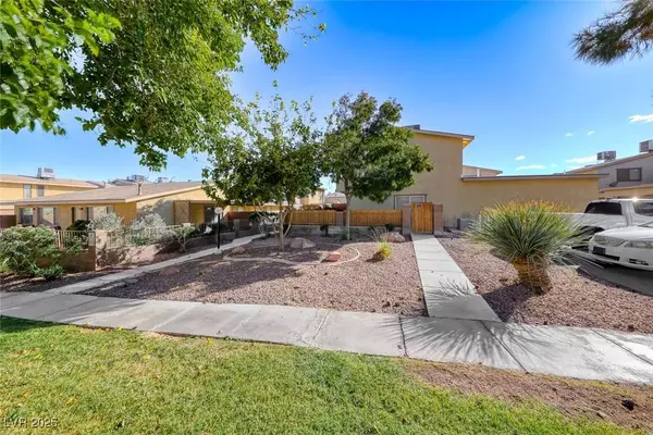 2225 Silver Pine DR, Las Vegas, NV 89108