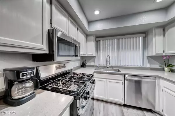 2225 Silver Pine DR, Las Vegas, NV 89108