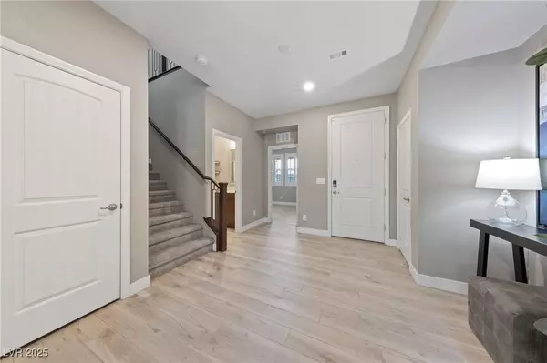 928 Riverlawn PL, Las Vegas, NV 89138